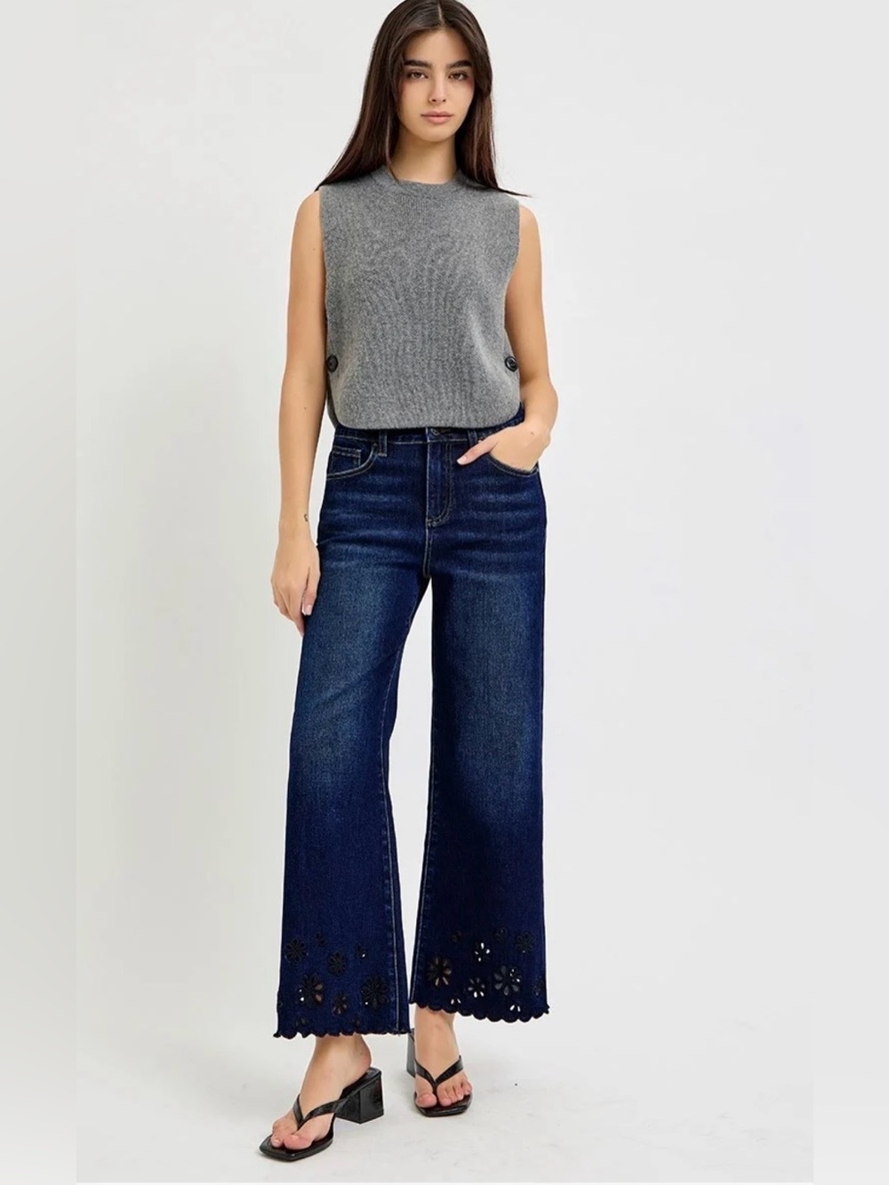 Risen Jeans High Rise Embroidered Hem Wide Leg 2XL